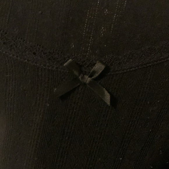 H&M Divided black long sleeve top with lace trim and a bow - Picture 3 of 4